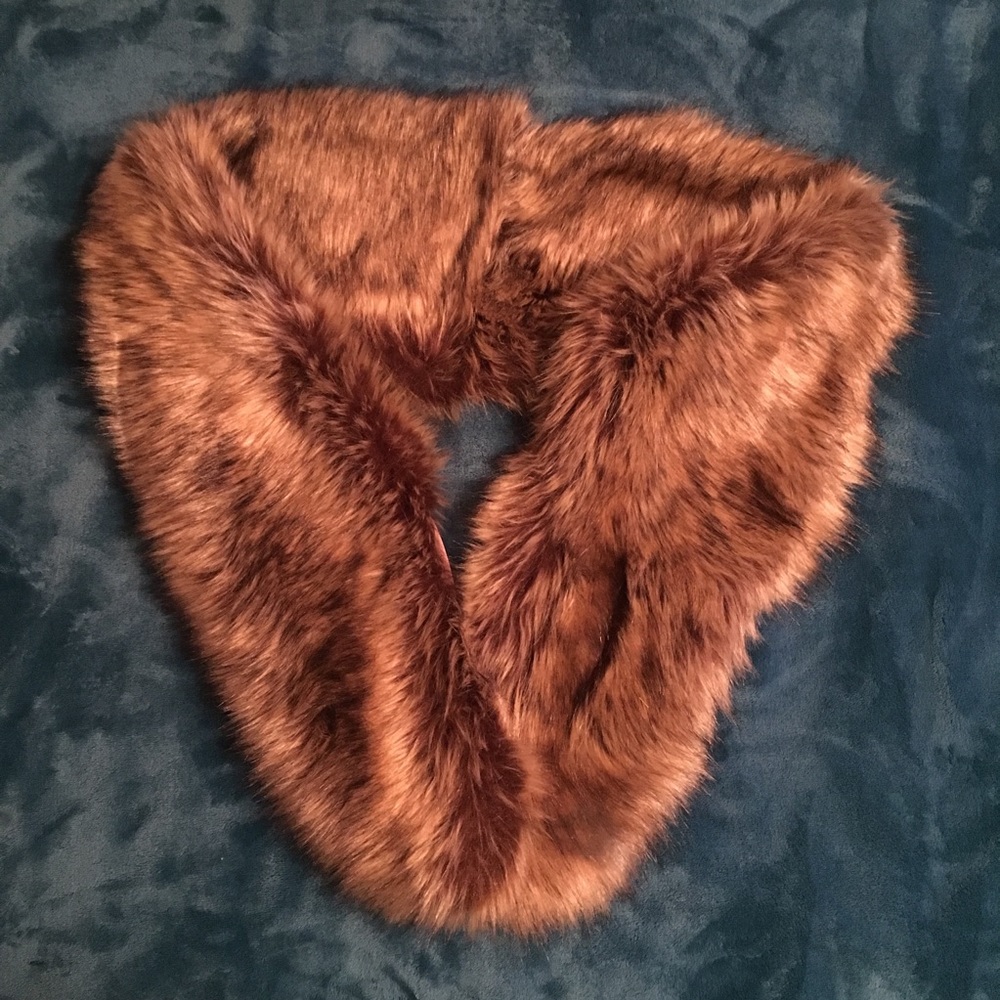 ✨FAUX FUR COLLAR/COVER✨